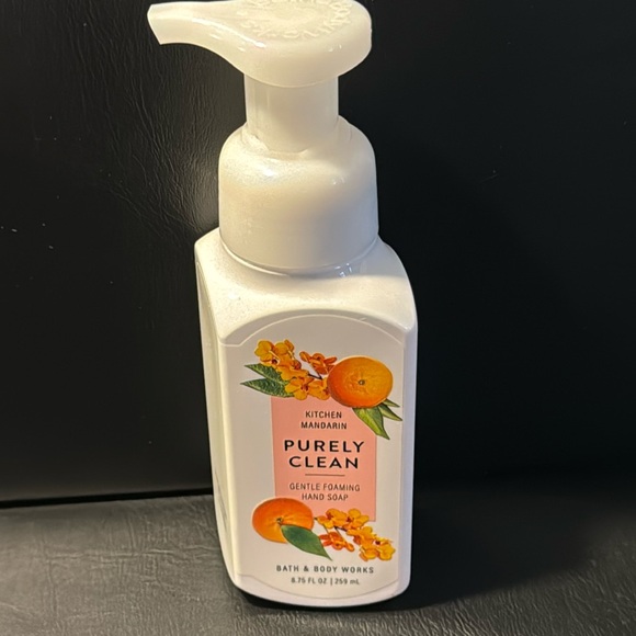 🆕 KITCHEN MANDARIN - Purely Clean Bath & Body Works Foaming Hand Soap - RARE - Picture 1 of 5